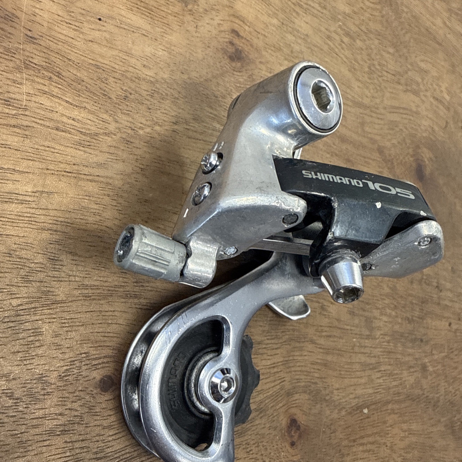 Shimano 105 RD-1050 Rear Derailleur 6/7 Speed Road Made in Japan Silver