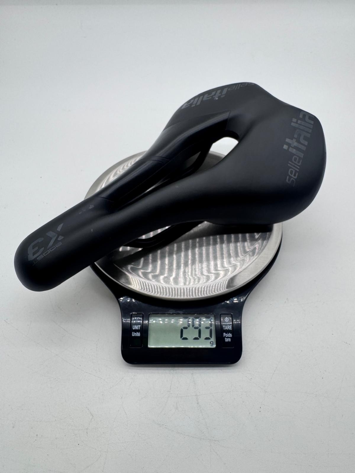 Selle Italia X3 Boost Cutaway Road Bike Saddle Black 7x7mm Rails 155mm