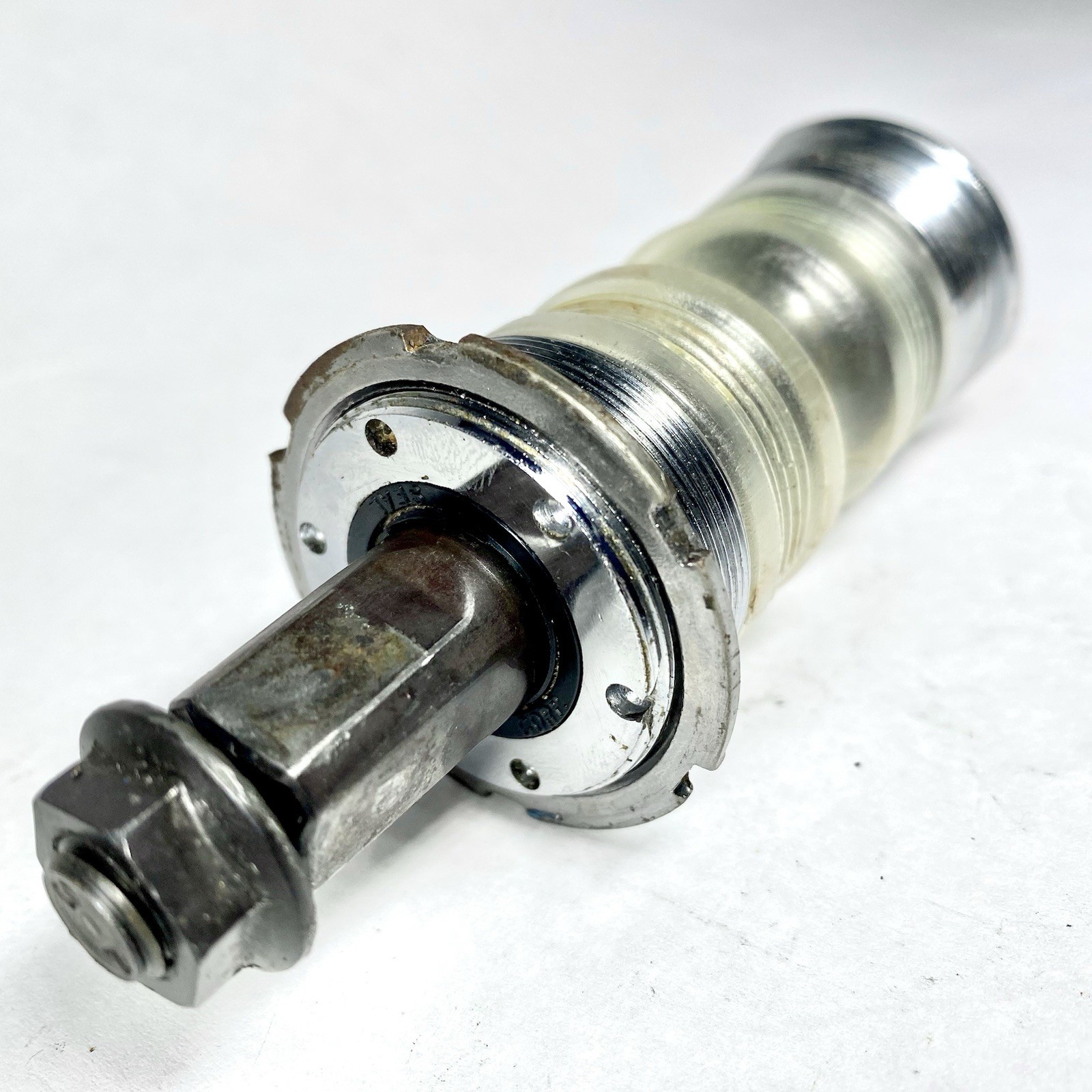 SUGINO / SR SAKAE BOTTOM BRACKET 68-113 MM BSA