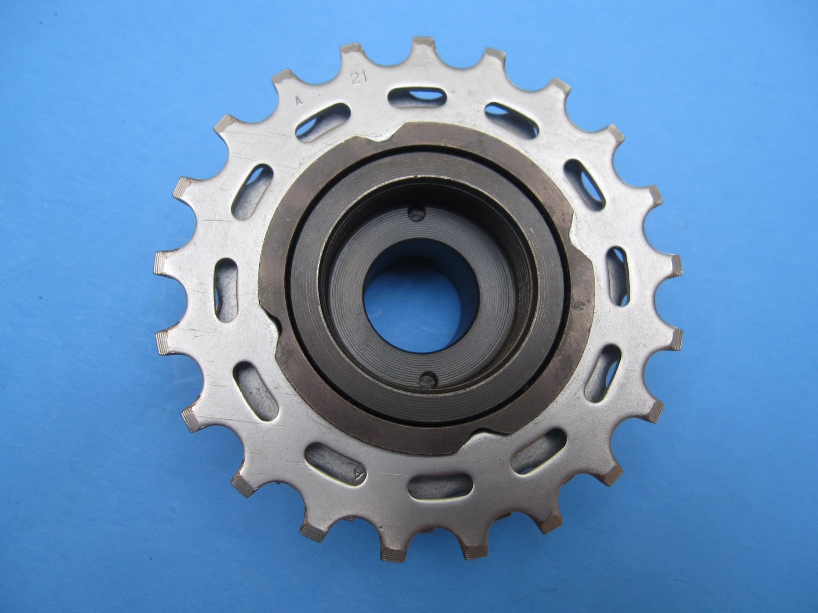 vintage Suntour New Winner 7-spd freewheel, 12/13/…/19/21, in box, near-mint