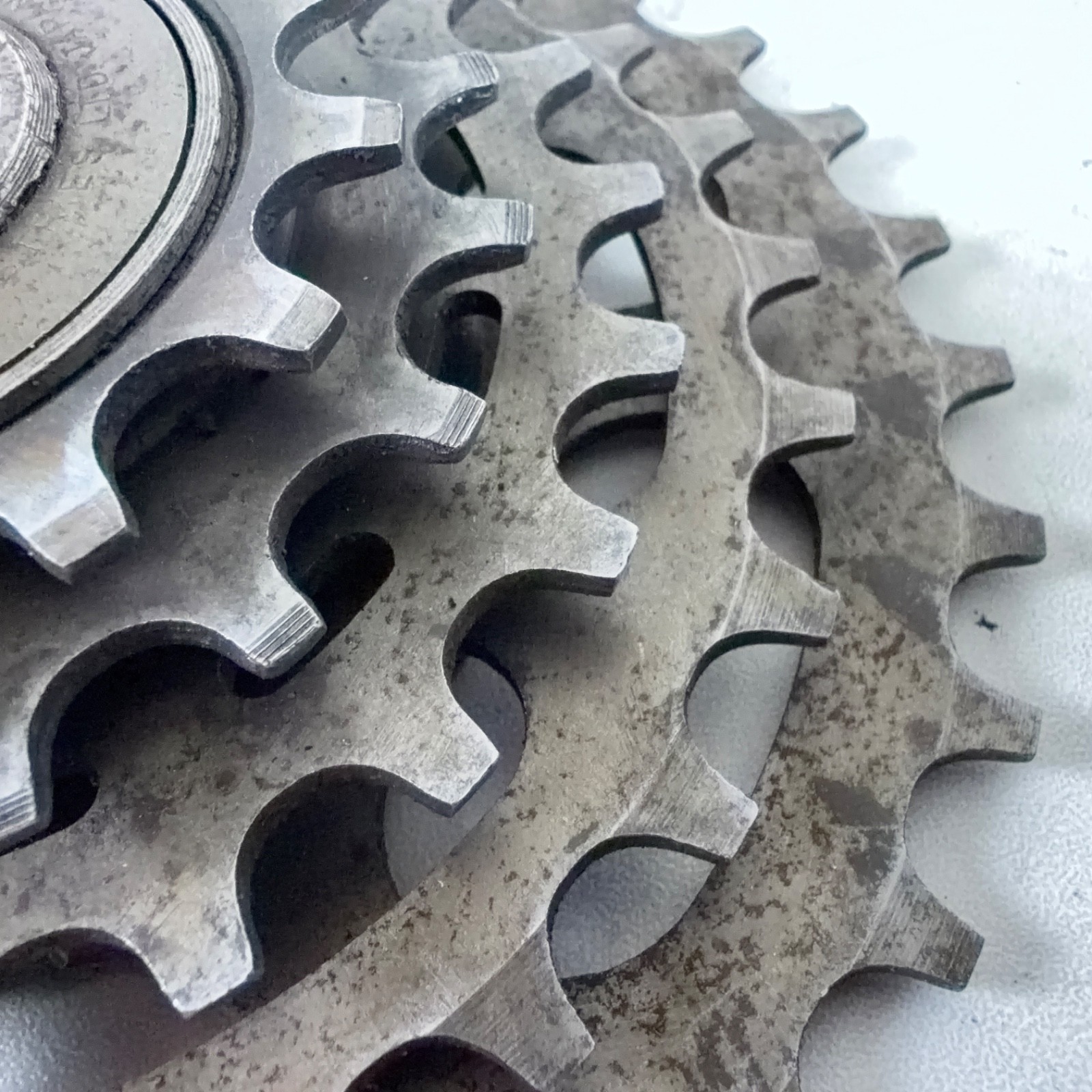 Suntour Perfect 14-32 5 Speed English Threaded Freewheel