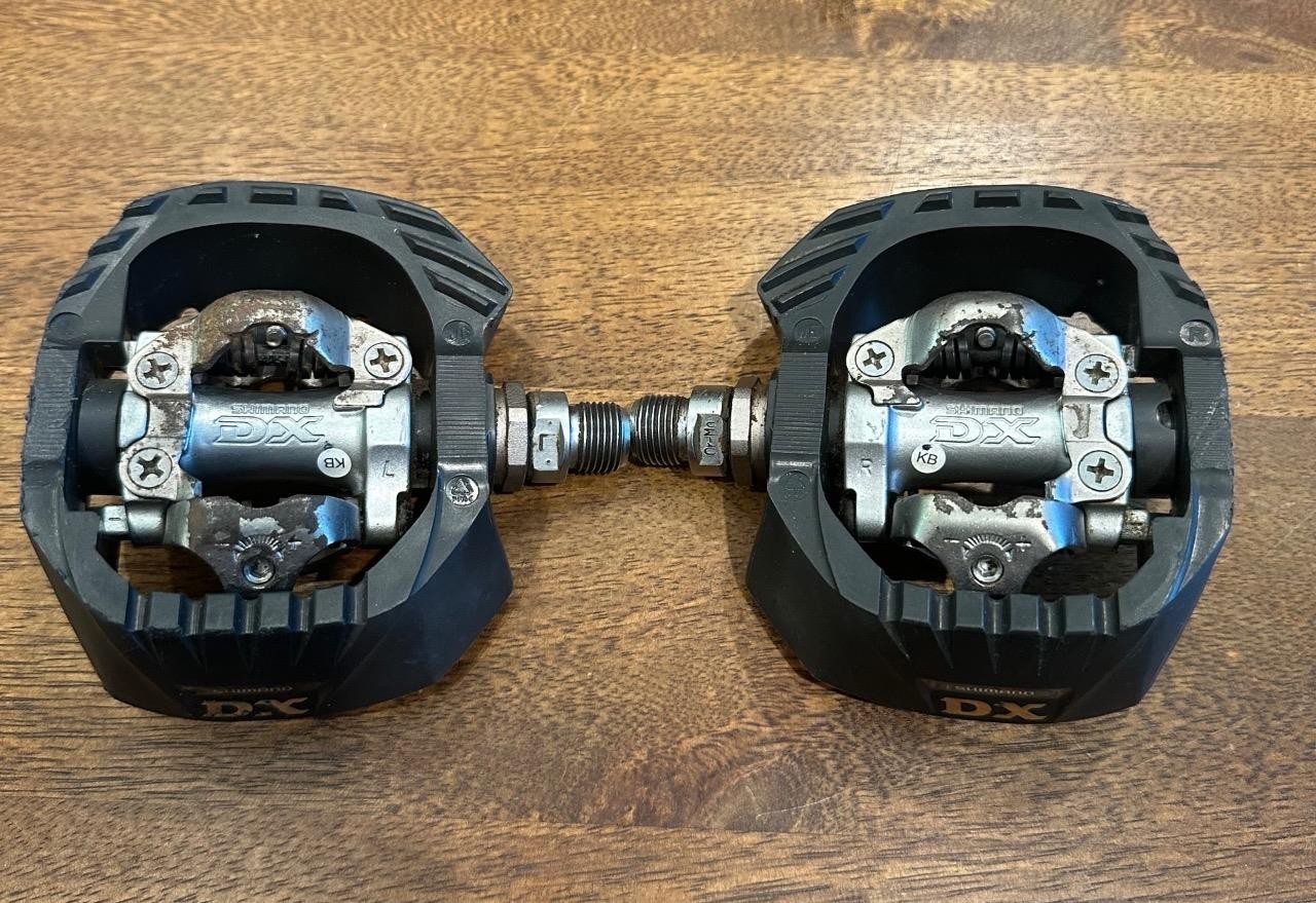 Shimano DX PD-M647 Clipless Mountain Downhill Pedals No Cleats Fox 40 ATAC XTR