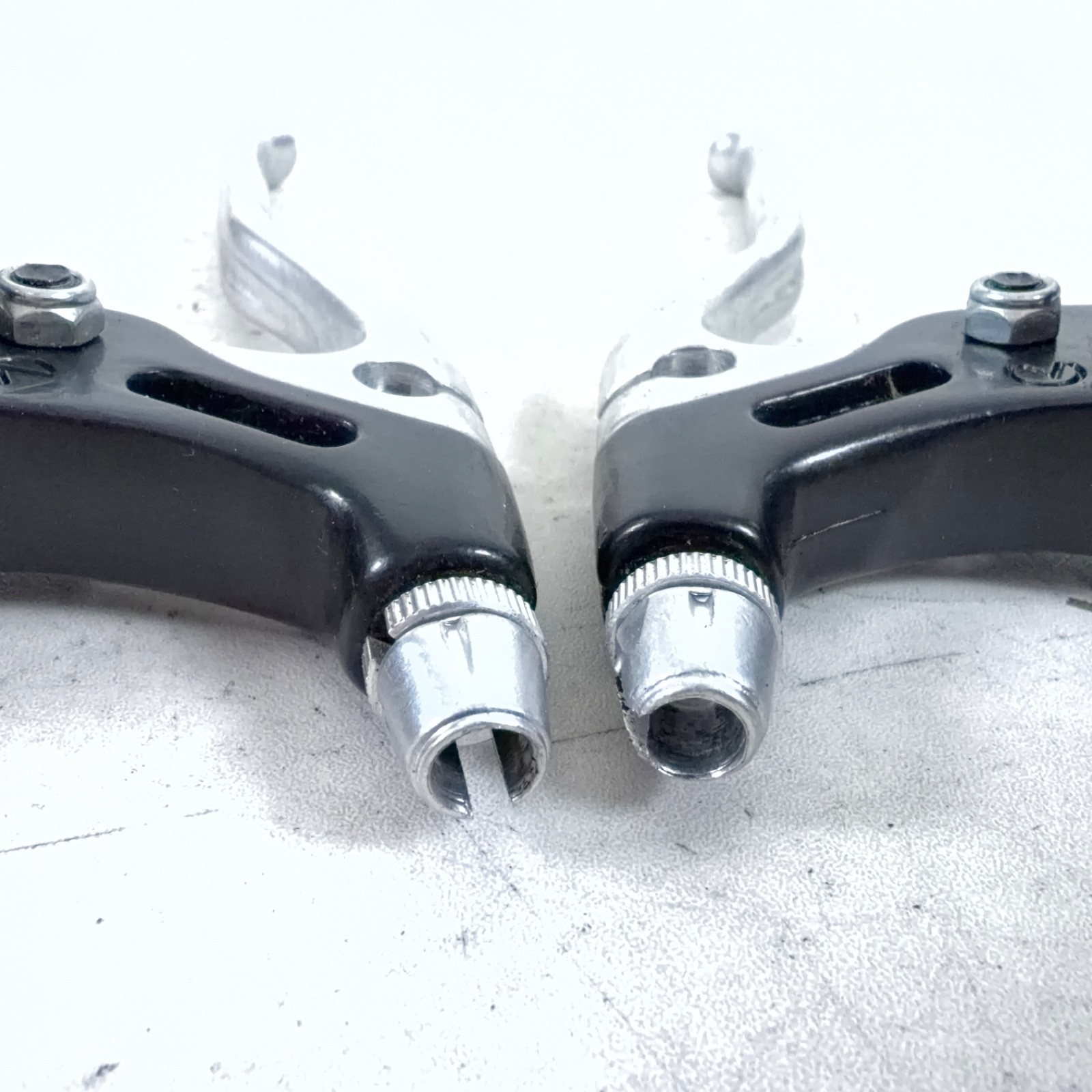 Kalloy Vintage Alloy Black/Silver 4-Finger Short Pull Brake Levers Ø22.2 Clamp