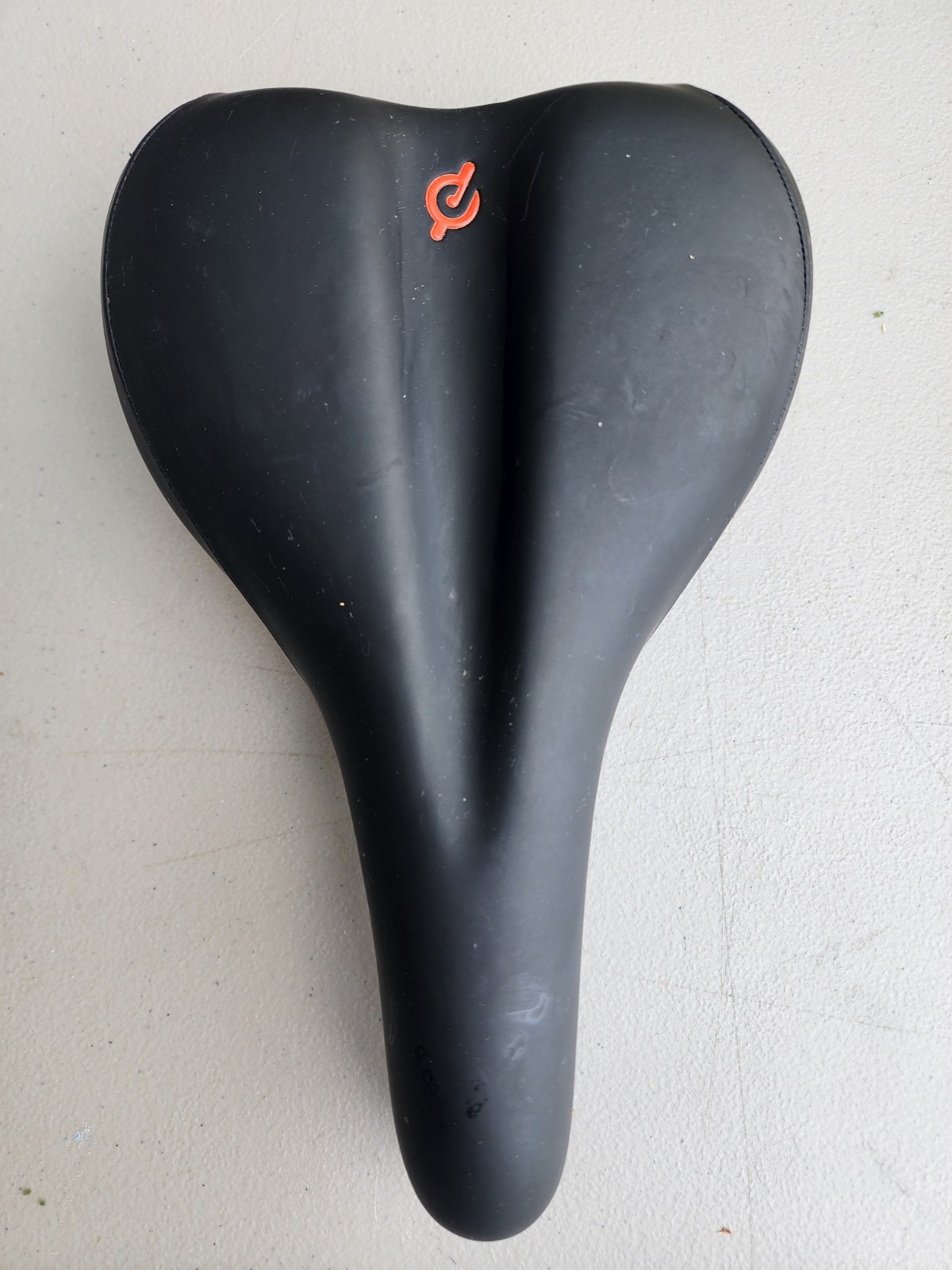 Peloton Comfort Saddle Black Synthetic for Indoor Cycling Bike Unisex Adults