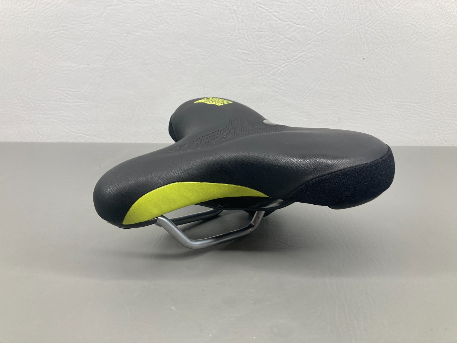 Ride Out Technologies Womens Carbon Comfort Bicycle Saddle Black & Green Wide