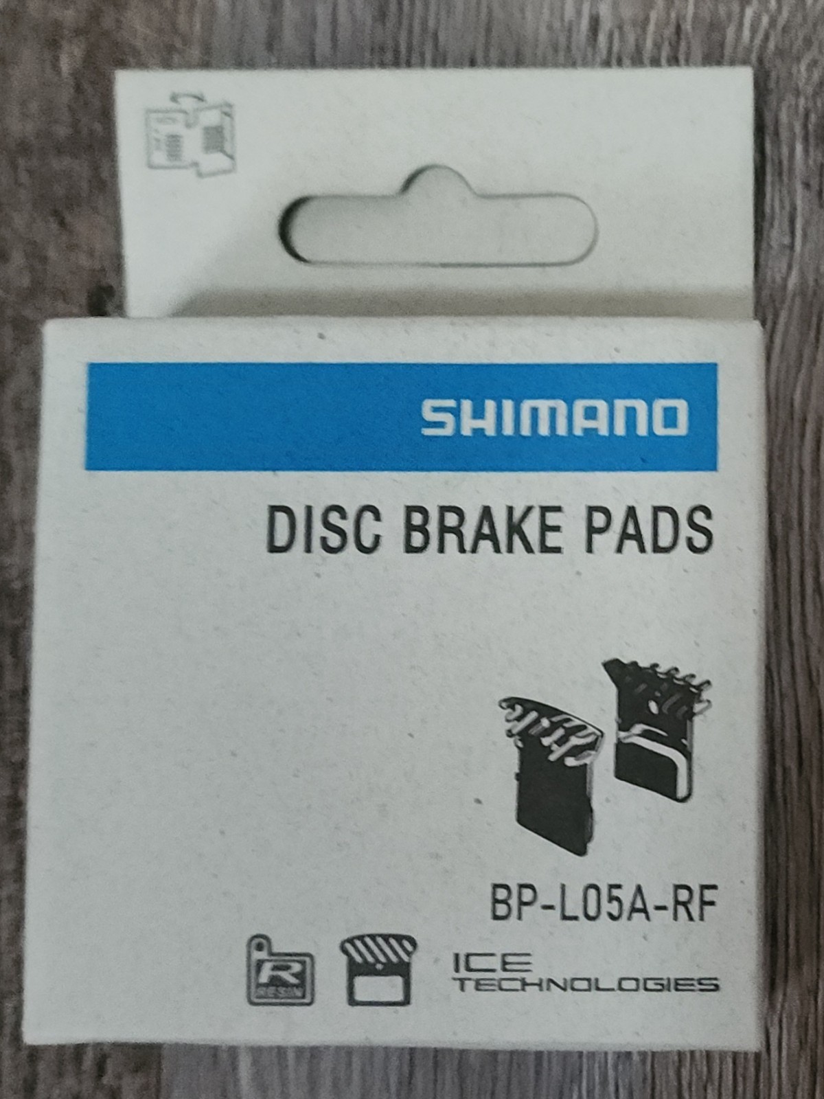 Shimano L05A-RF Disc Brake Pads and Spring Resin Compound Finned Alloy
