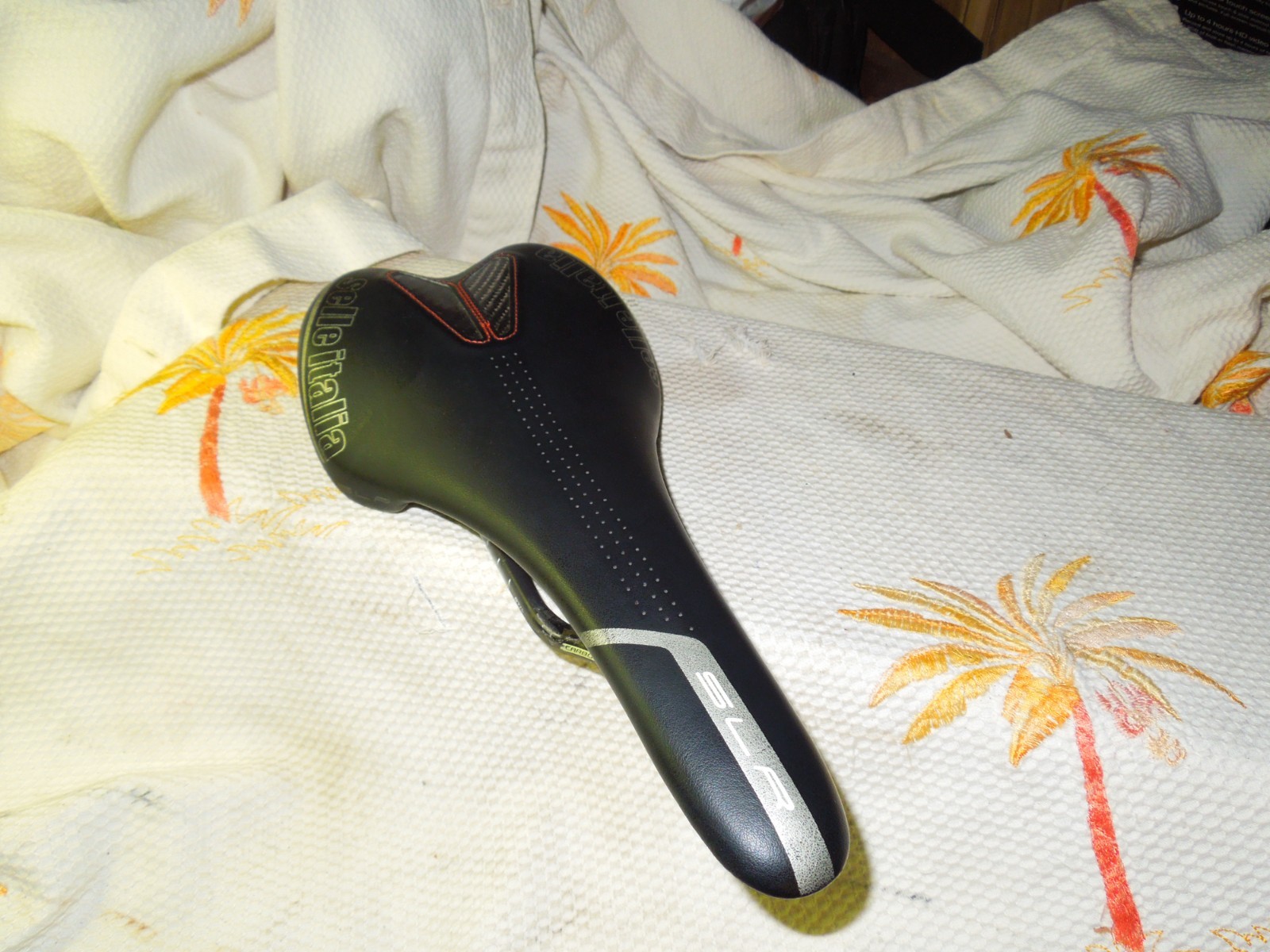 Selle Italia SLR Carbon Road Bike Saddle 130mm. Weight 138gr.