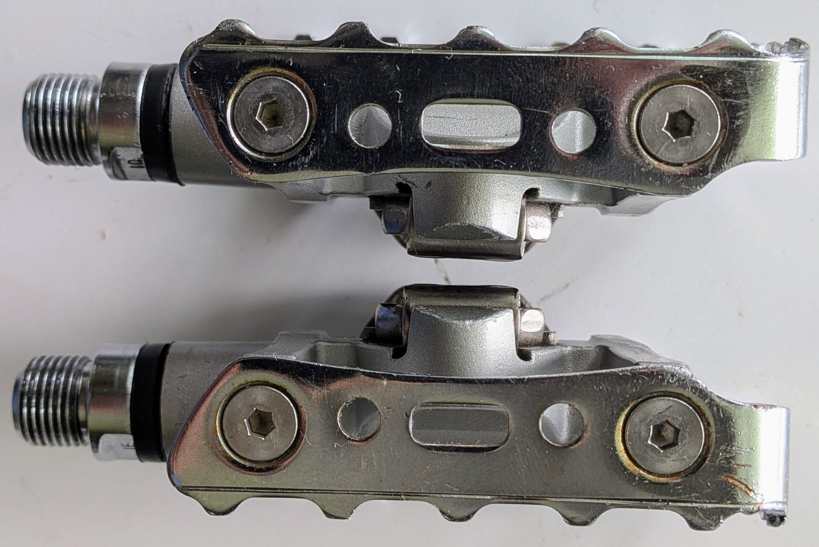 Shimano PD-M324 SPD Platform Dual Sided Pedal including cleats