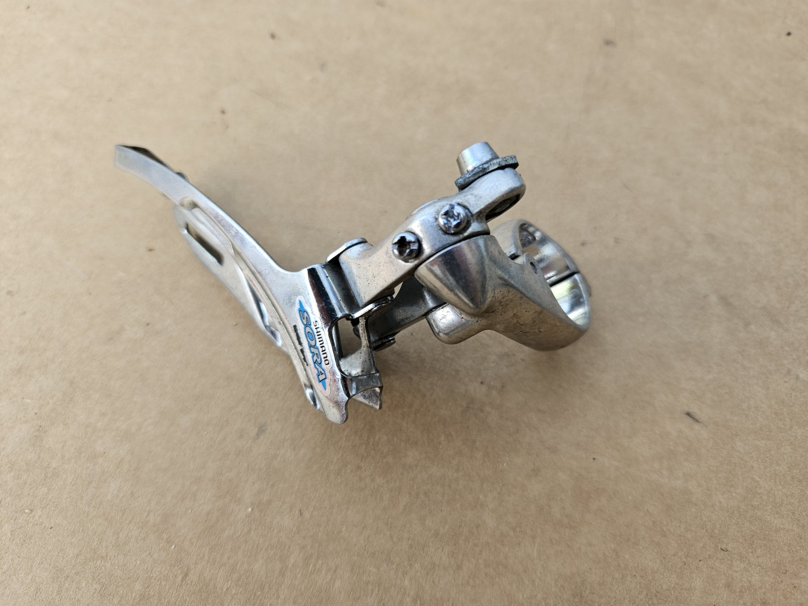 BROKEN Shimano Sora Front Triple Derailleur 31.8mm Clamp Bottom Pull FD-3304