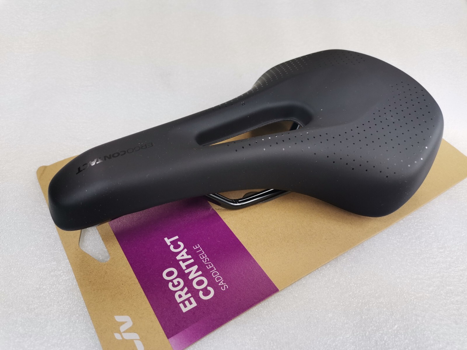 GIANT LIV ERGO CONTACT SHORT NOSE CUT OUT SEAT SADDLE MTB CITY TOURING 160MM
