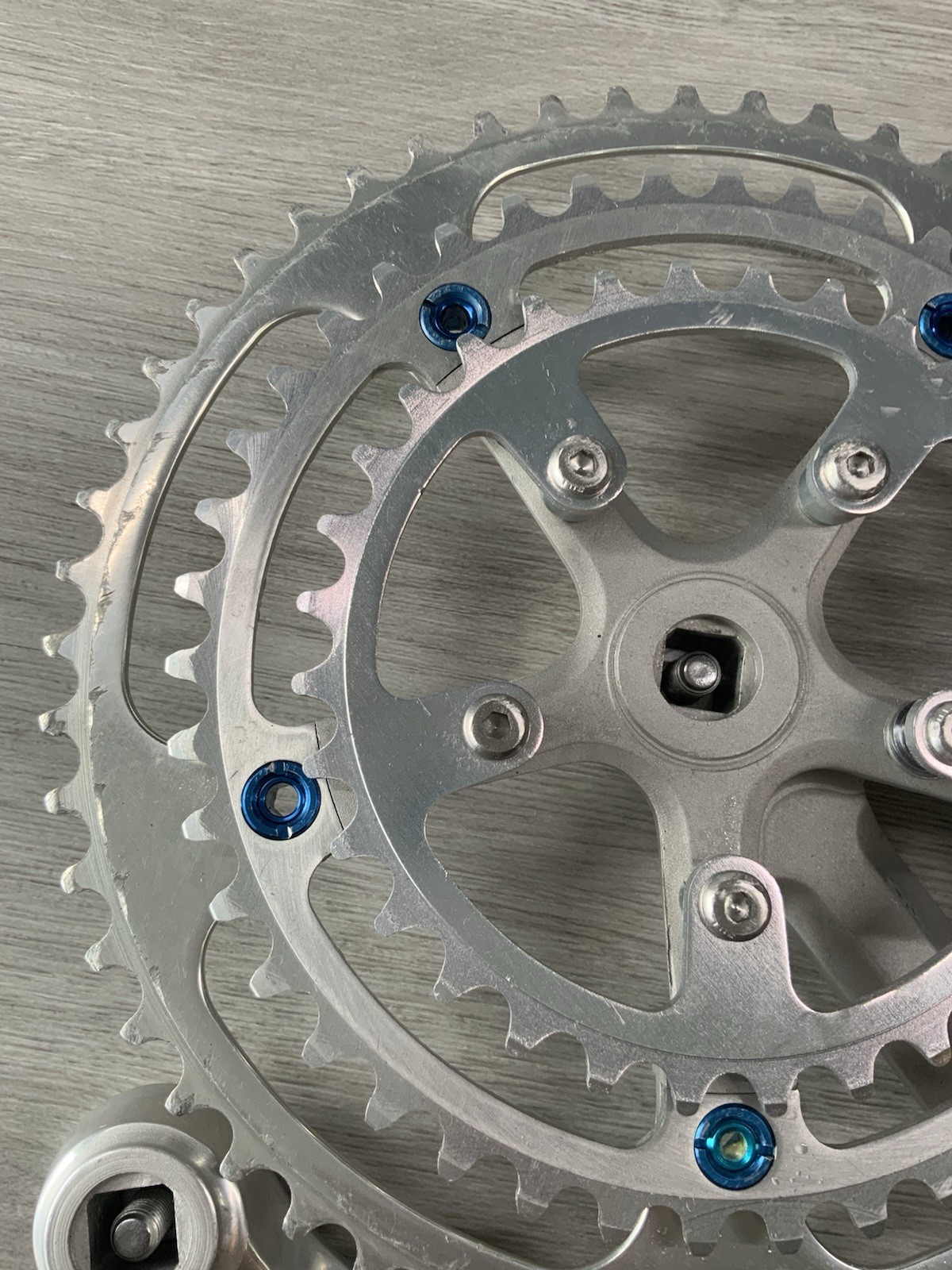 AVOCET CRANKSET TRIPLE 53-42-32 TOOTH 172.5 MM ARM LENGTH 6, 7, OR 8 SPEED