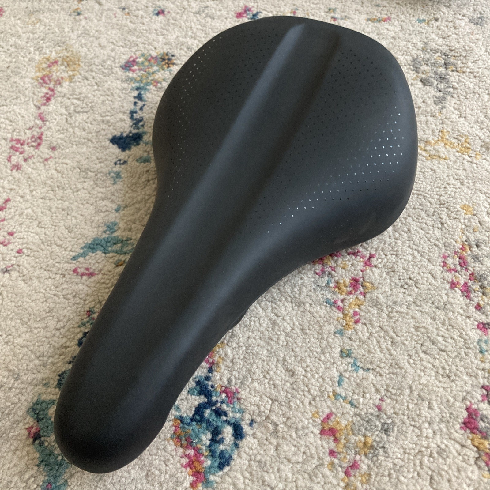 Trek Verse Trail Short Bike Seat 145mm Saddle Steel Rails