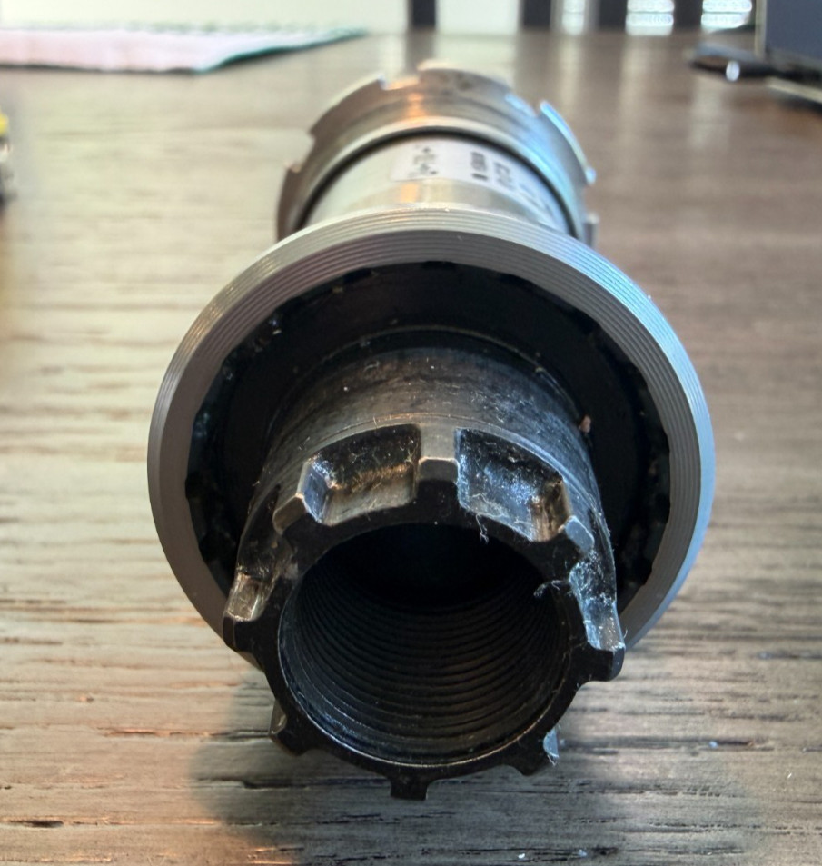 Shimano bottom bracket BB-5500 68mm/English, Octalink V1 spindle, used