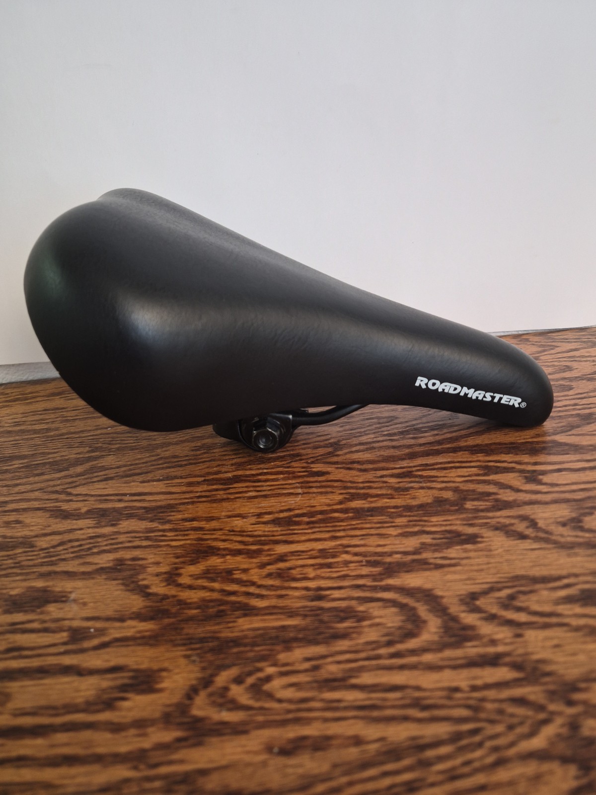 ROADMASTER Black Bicycle Saddle Seat Unisex Adult Sized