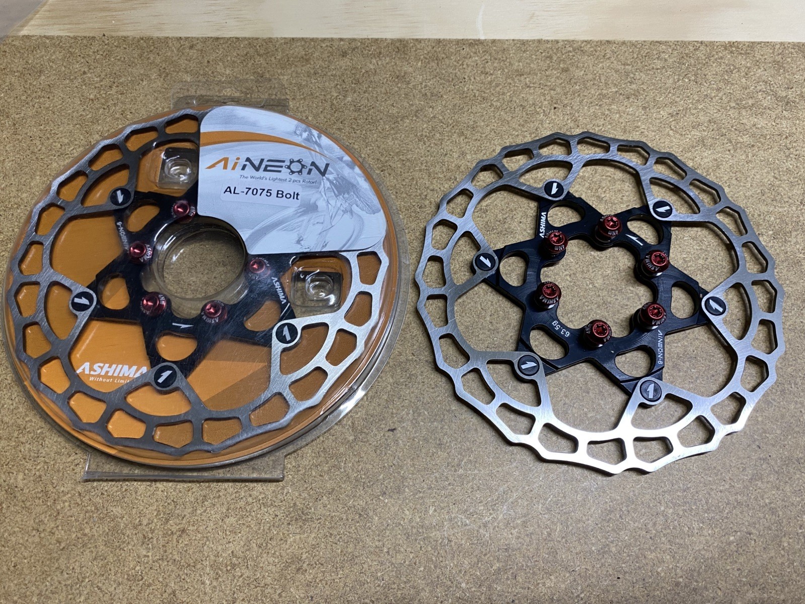 ASHIMA AINEON-6 140mm 78.5g/68g disc brake rotor pair, 6-bolt, lightweight