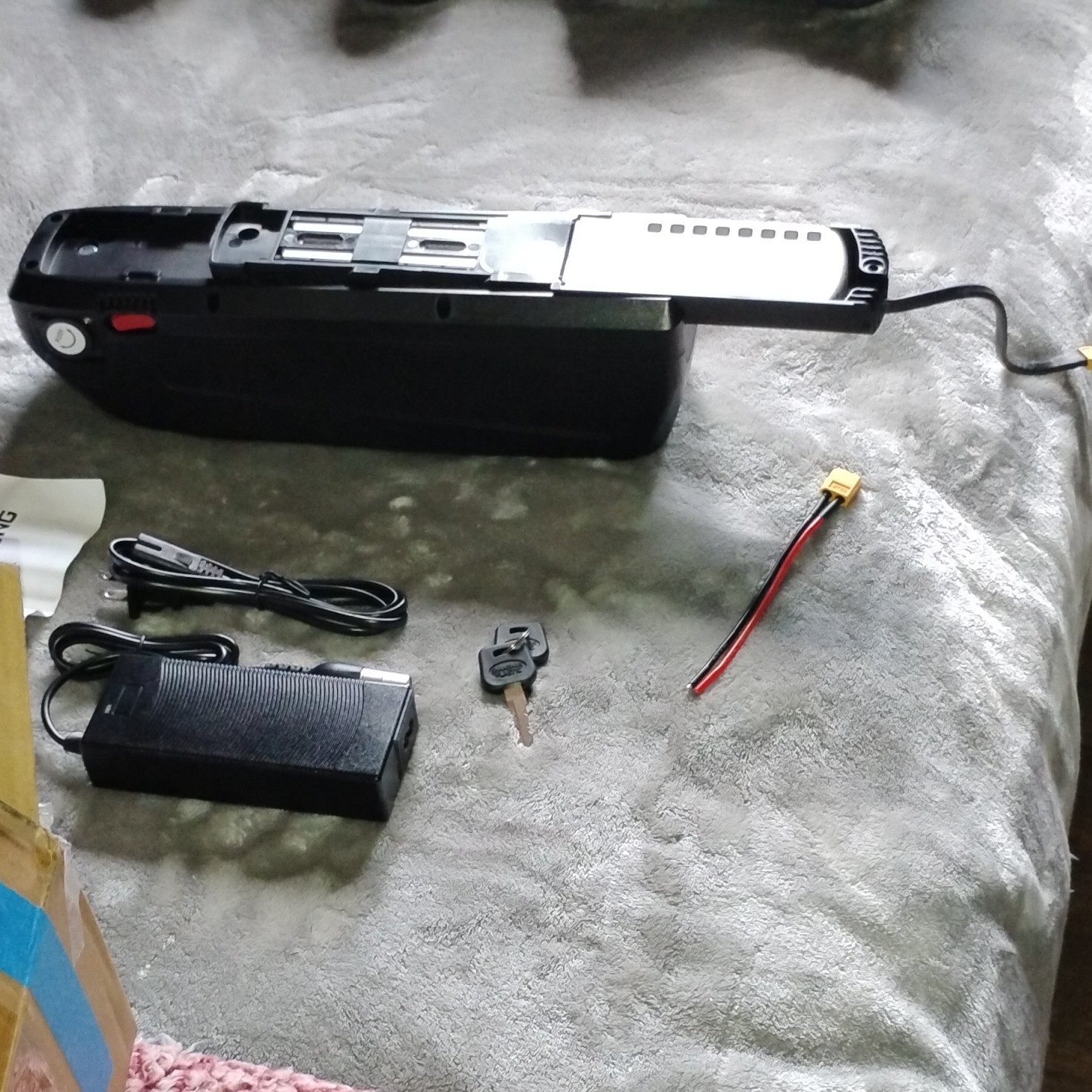 Hailong HB-48V-HC 48V 12.5Ah 600Wh Li-ion E-Bike Battery, Keys, Mount