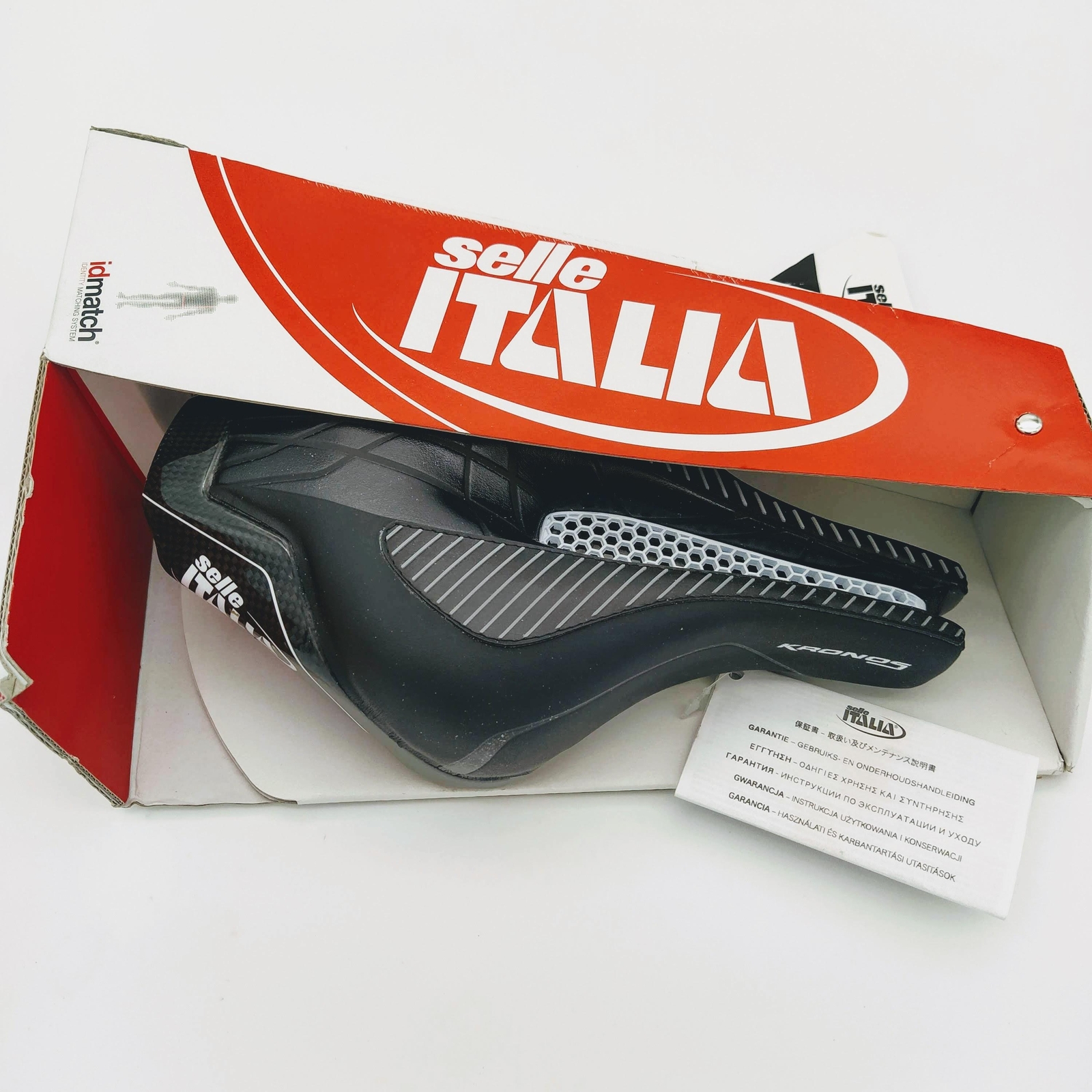 Selle Italia Kronos Tekno Flow L Carbon Saddle 145X265mm 220g Carbon Rail 7X9mm