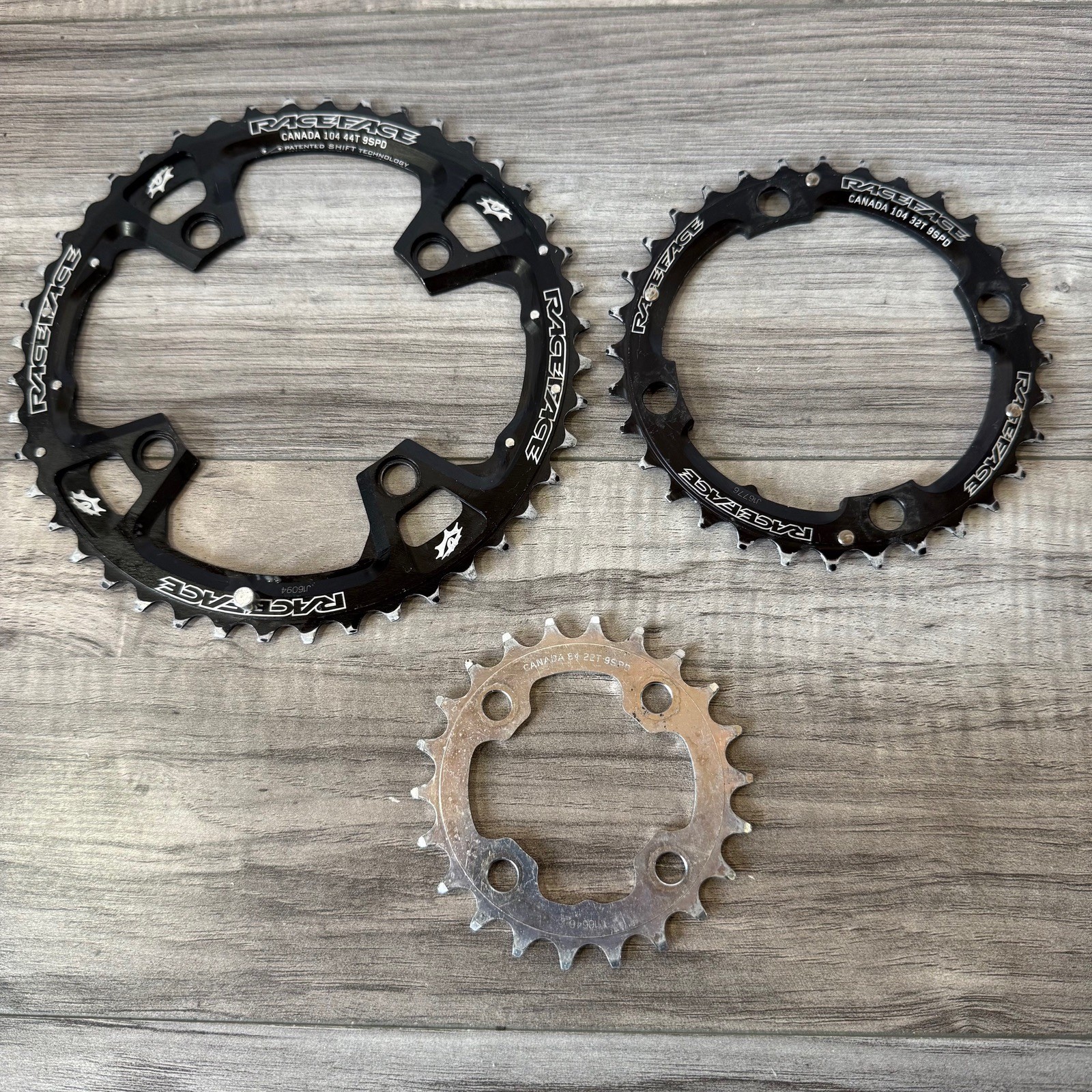 Race Face Canada 104 / 64 BCD Triple Chainrings 9 Speed 44 32 22 Black Sil