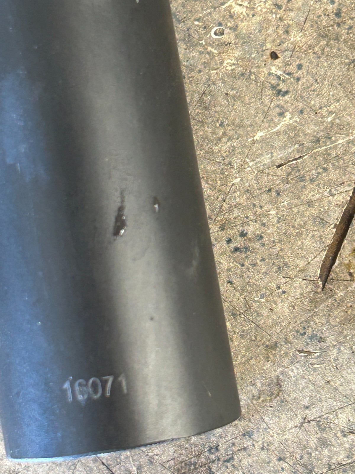 GIANT brand adjustable D seat post