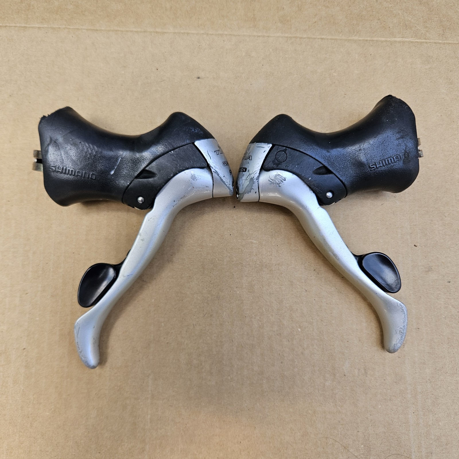 Shimano Tiagra 3×9 Speed Road Bike STI Shifters 9 Speed ST-4400 Left + Right Set