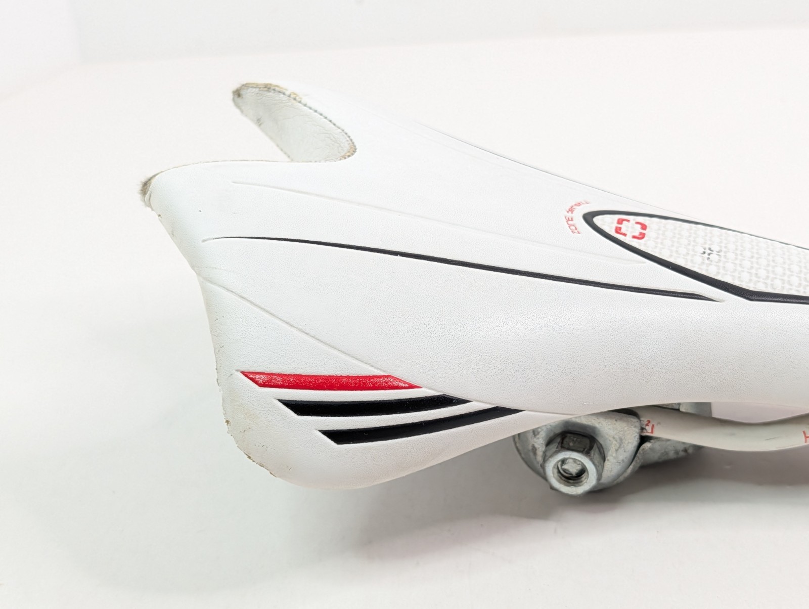 Bontrager Inform RL Stainless Steel Rails White/Red 146mm Cosmetic Issues Vtg