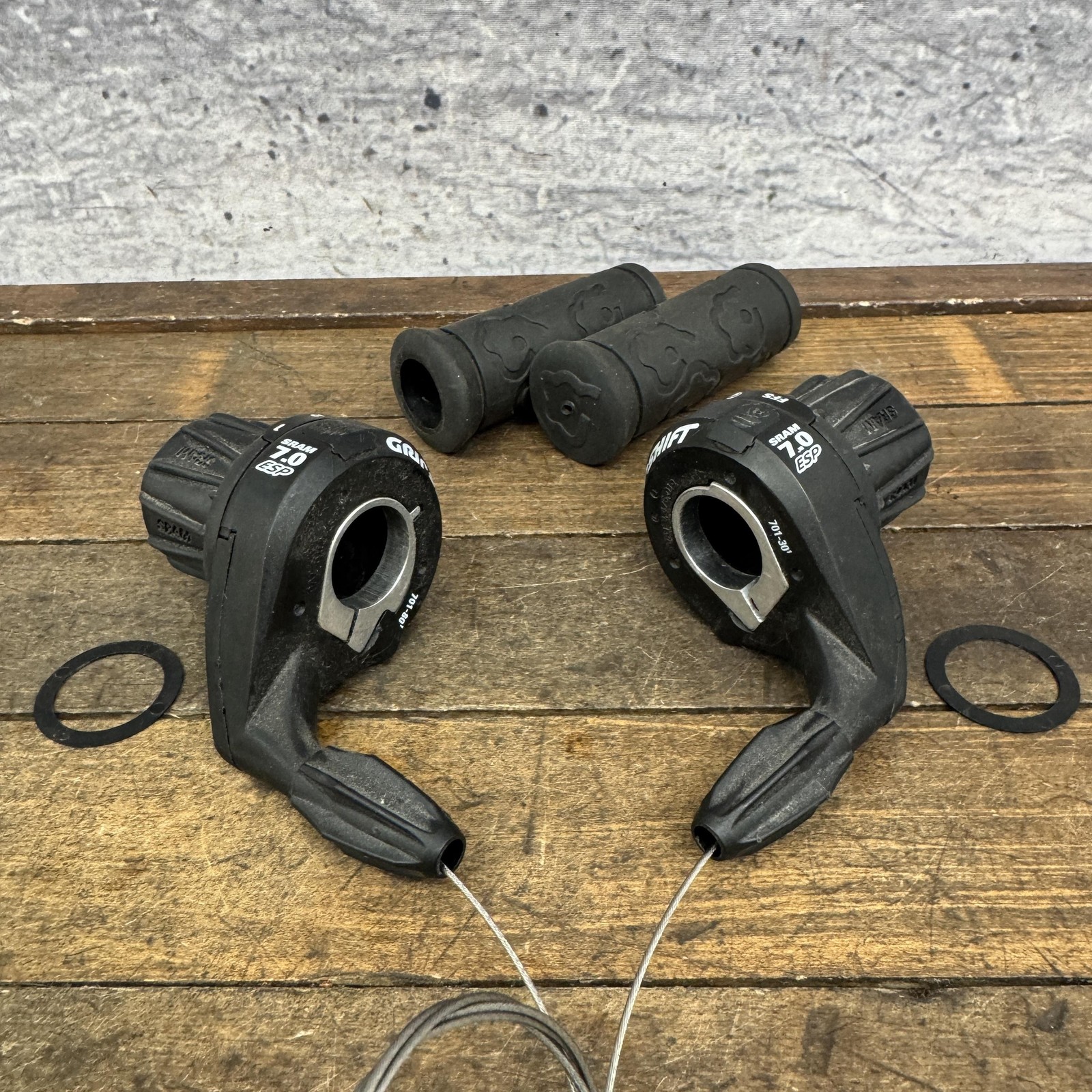 Vintage SRAM 7.0 ESP Grip Shift 3×8 Twist Shifter Set MTB Black Grips Cables