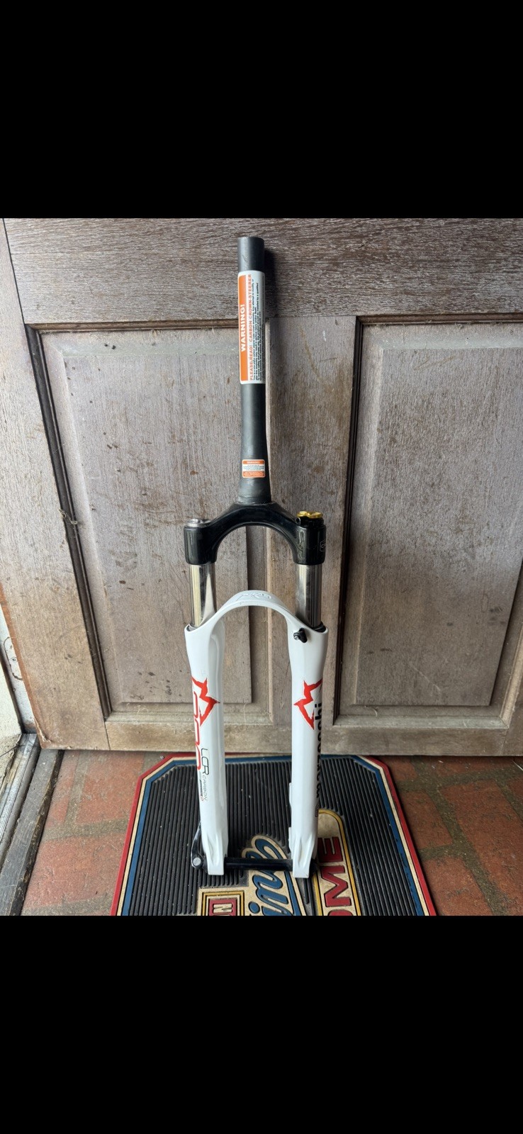 Marzocchi 320 carbon 29″ fork, 80mm , tapered, 15x100mm non-boost NOS
