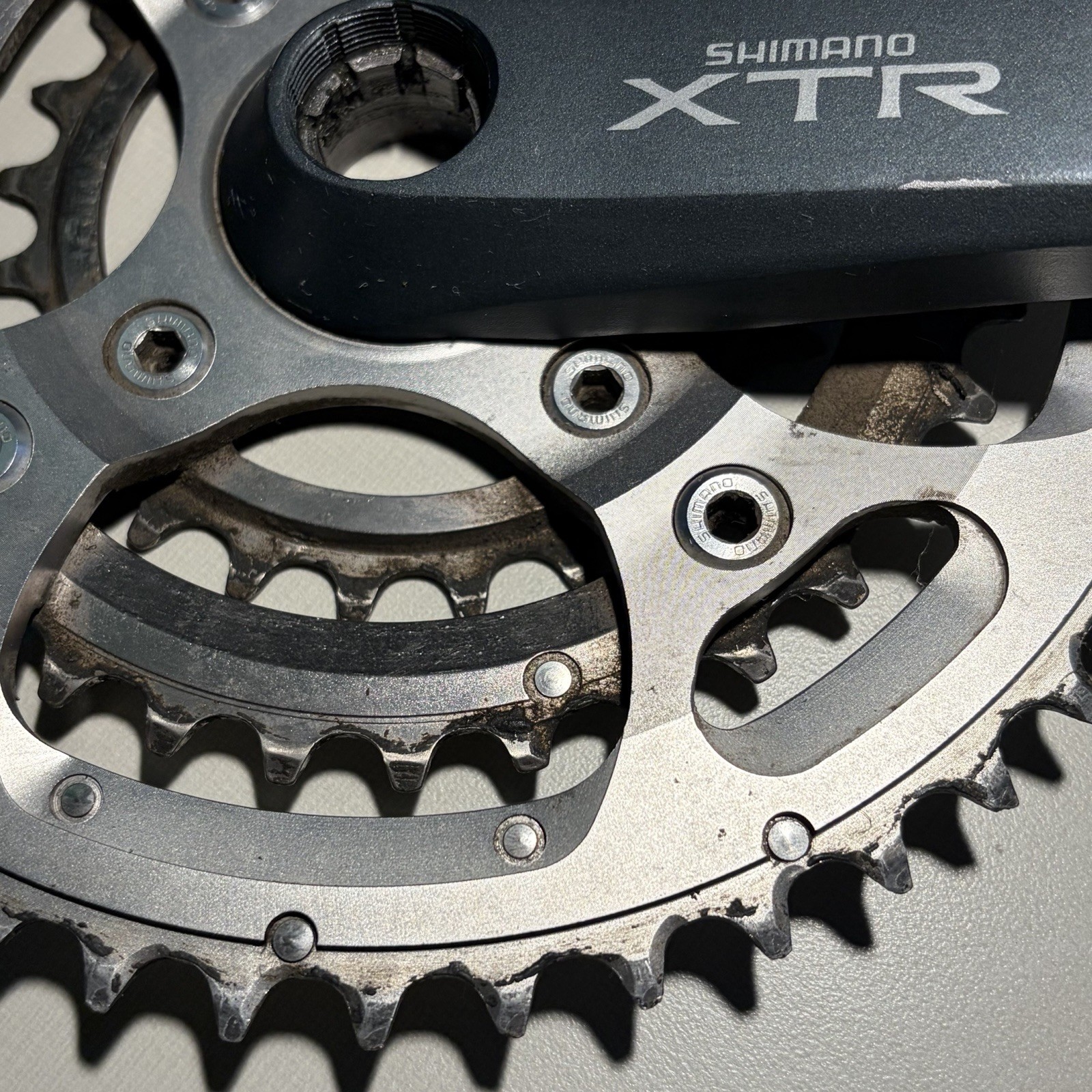 Shimano XTR 3 x 9 Speed FC-M952 Mountain Bike Crankset 46/34/24T Triple 170mm XC