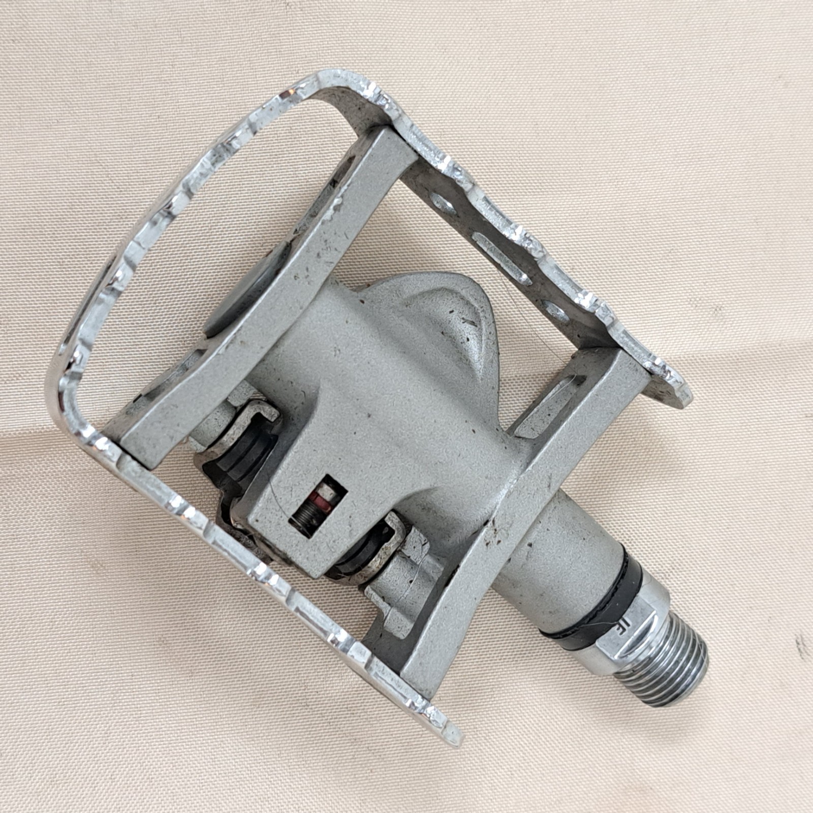Shimano PD-M324 Clipless Bicycle Pedals Multi-Purpose Silver