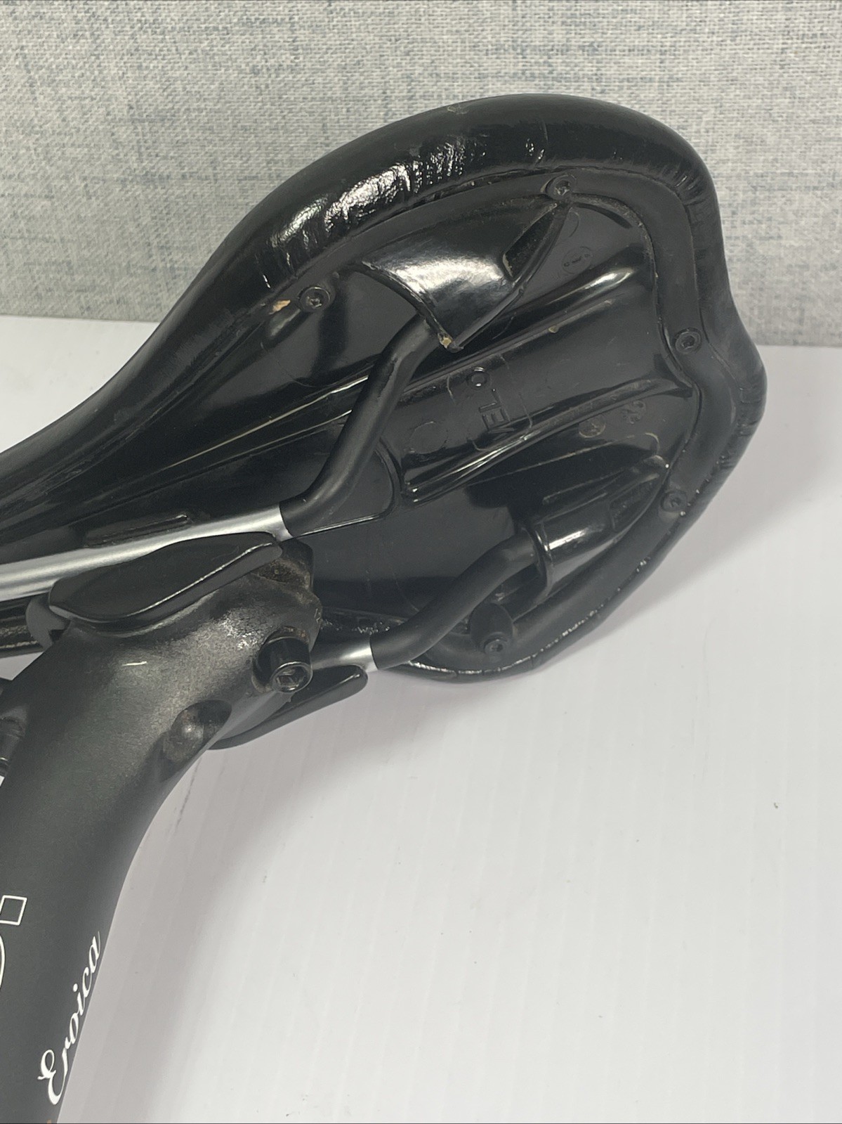 Diamondback Bicycle Saddle Seat w/ HEAD Erica Seatpost Black Bike Saddle Set