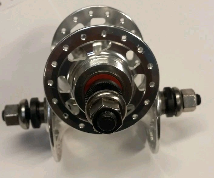 Red Line Front(100mm)And Rear Hub(120mm) Pair New
