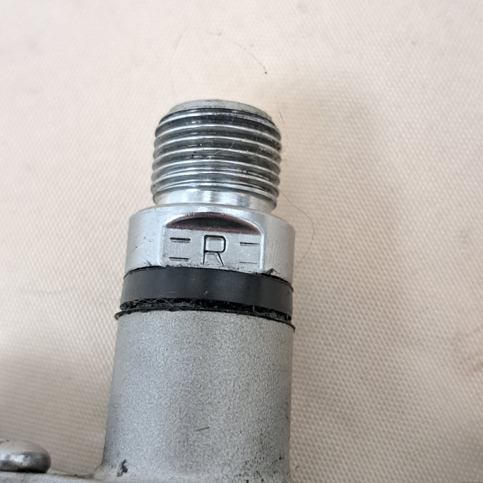 Shimano PD-M324 Clipless Bicycle Pedals Multi-Purpose Silver