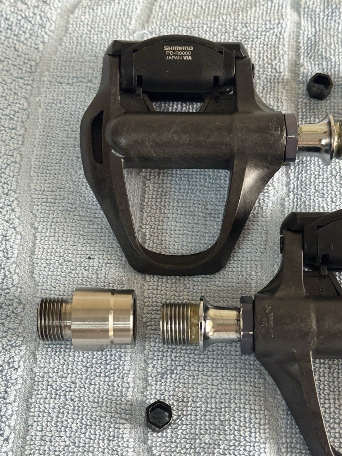 Shimano Ultegra PD-R8000 SPD Clipless Pedals with Cleats and Pedal Spacers