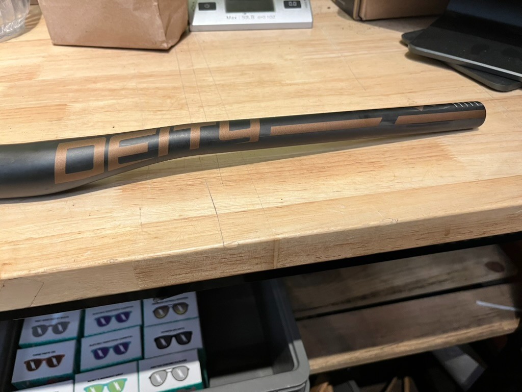 Deity Skywire Carbon Riser Bar (35) 15mm/800mm Bronze