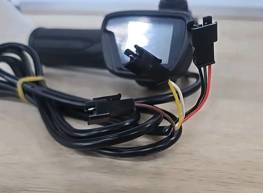36V E Bike Throttle And LCD Display For Electric Vehicle Compatibility