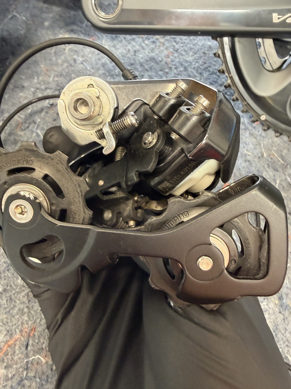 Shimano Ultegra R6800 di2 groupset, 11 speed, 172.5mm, 50-34/11-28 gears